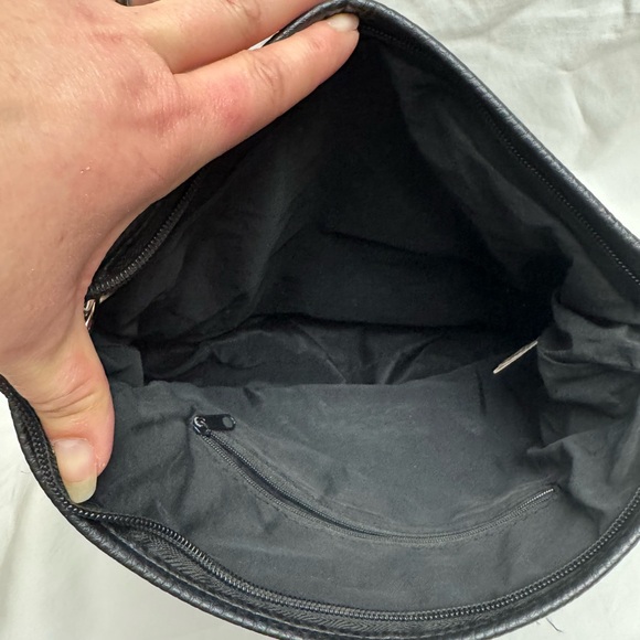 Sleek Black Crossbody Bag with Silver Accents - Picture 3 of 7